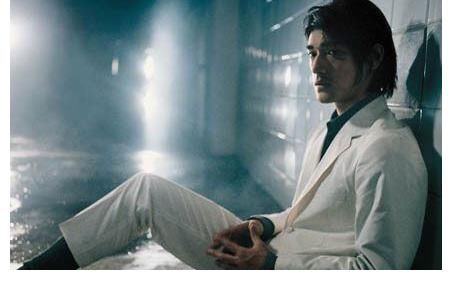 烏托邦|蔡徐坤就是爭議本身，他抓住了女孩的心，也就掌控了市場的未來