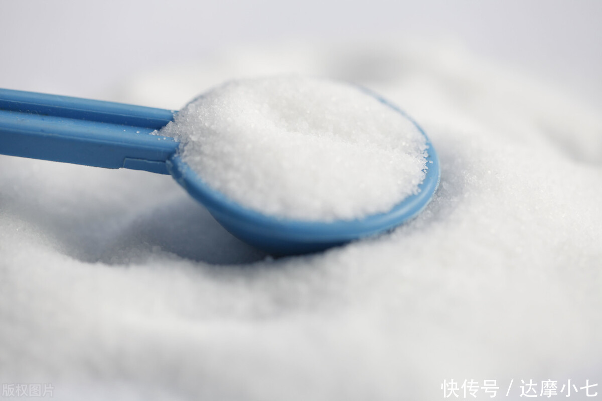 a4246|56岁男子脑梗送医,凌晨入院!医生含泪苦劝:炒菜时1物要少放