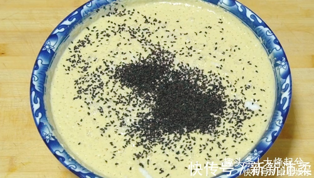 汤勺|玉米面加2个鸡蛋,筷子一搅,手不沾面,个个外酥里软,比油条香
