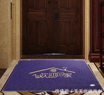 有钱人把门垫放这个位置,不得不感叹太聪明了,入住就知好处不少