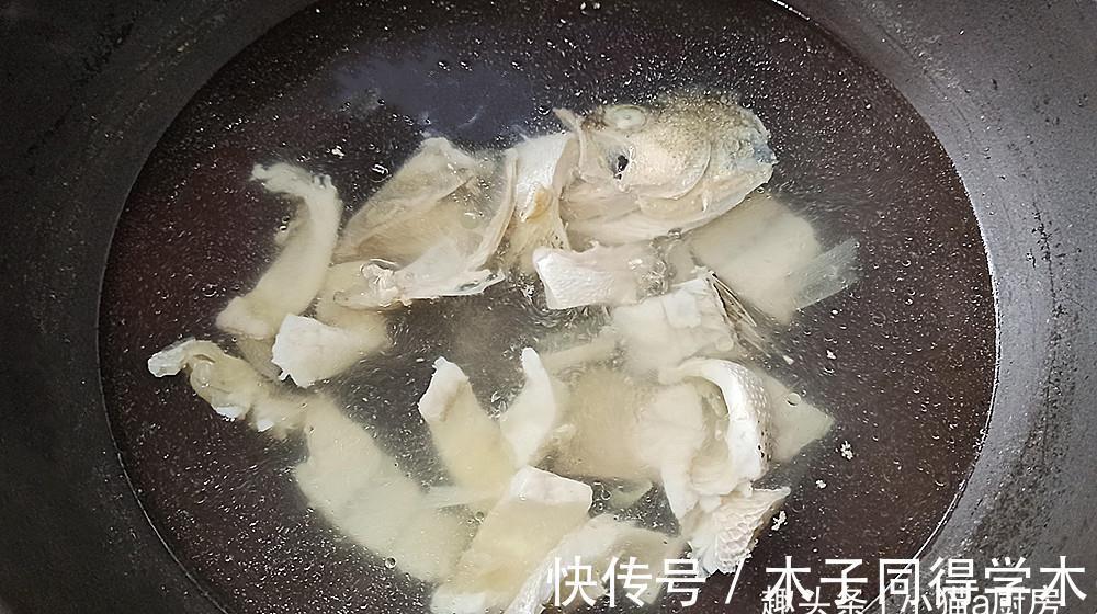 甜椒|教你“清汤鲈鱼片”的做法,成菜汤鲜味美,营养好吃特别开胃