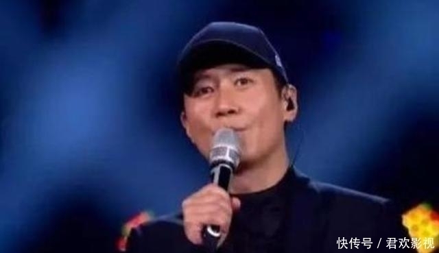 乖乖|蒙面唱将史上最大牌:揭面后评委乖乖起身,全都不敢点评