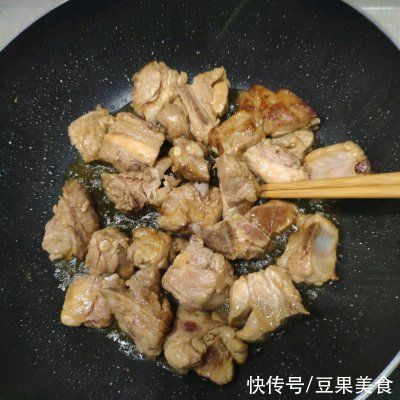 学会这道奶奶家的秘制糖醋排骨，想低调都不行