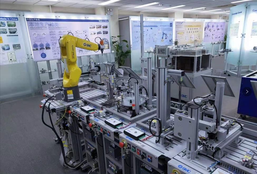 机器代人|从“机器代人”到“人机共舞” 机器人产业发展再提速