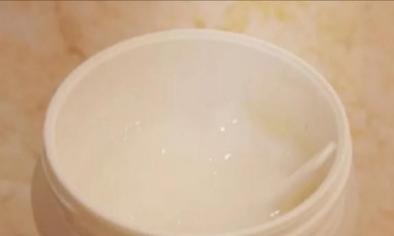 精华液|有4个特点的面膜,就不要再用了,钱花了还伤皮肤