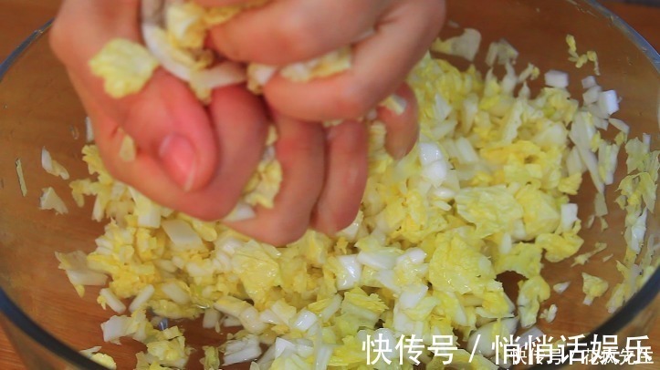 步骤|粉条包子别直接调馅,多加一个步骤,入味又好吃,老公一次吃8个
