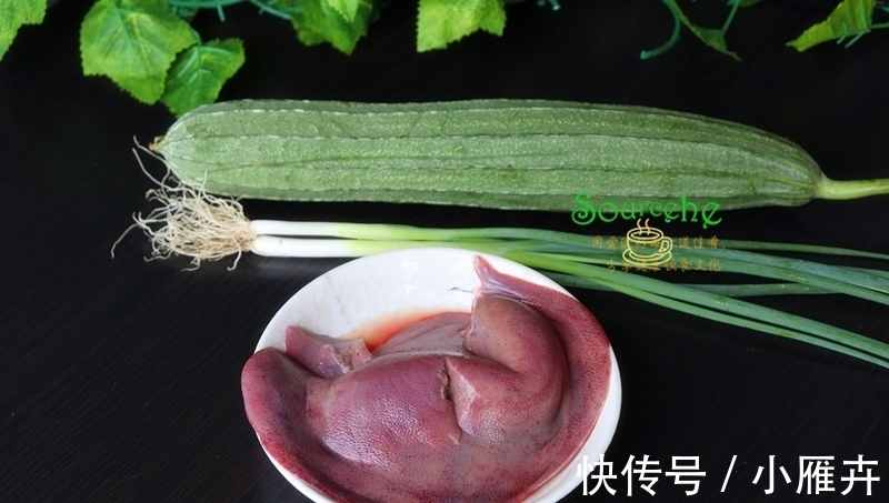 香葱|夏天要多吃此瓜，清热解暑，加猪肝炒一炒，脆甜鲜美营养高！
