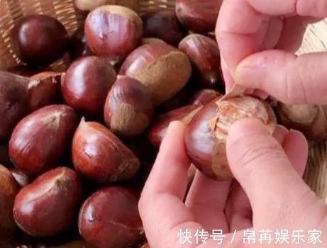 生板栗快速剥壳的窍门，1分钟能剥30个，颗粒完整还不伤手