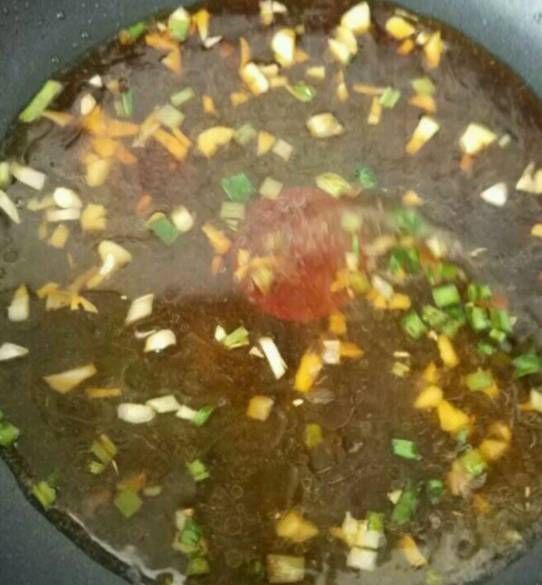 一根茄子、一个土豆、一根尖椒,就能做出不比肉菜差的地三鲜