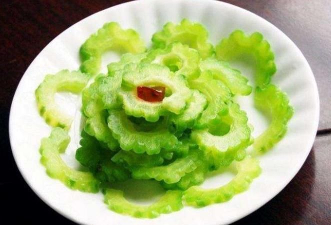 魔芋魔芋|女孩子一旦体重“过百”，这4种食物“可劲儿吃”，体重或悄悄降到2位数