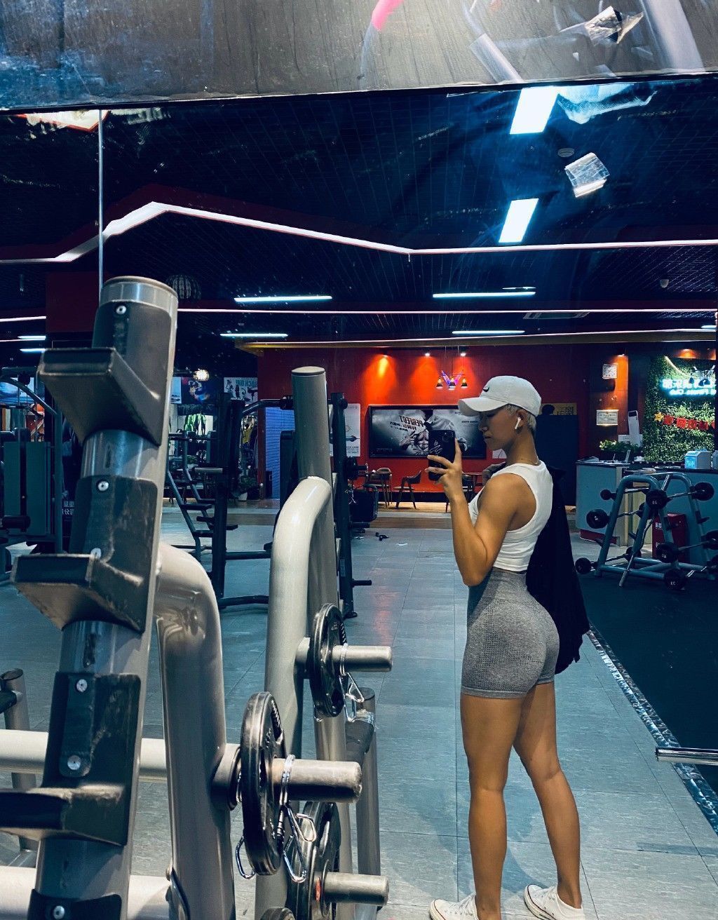 巧克力|身高180健身girl,135斤愣是看不出来,还有巧克力腹肌