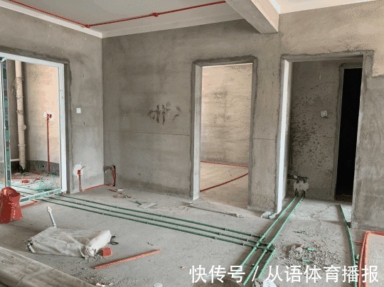 乳胶漆|她家装修花了12万,打造网红款电视墙,请木工师傅打柜子很喜欢