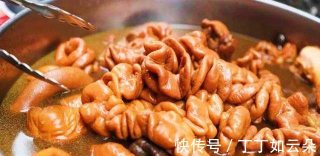 大肠用啤酒煮一煮，出锅比炒大肠更香，学会摆摊一天能卖500份！