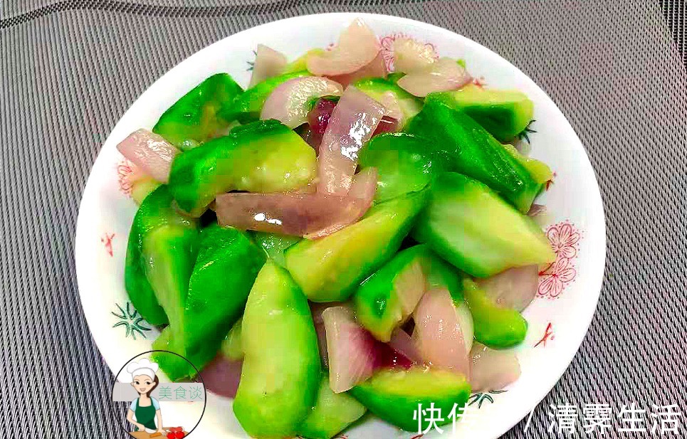 素菜|夏天此两样素菜一起炒,不放肉也很鲜美,清香爽口,吃一周都不腻