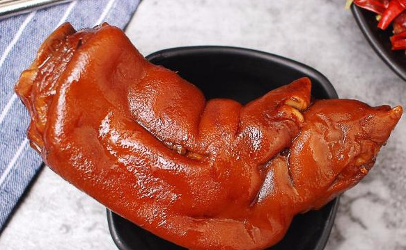 卤肉的时候,一定要记得加这2味料,卤出来的肉肥而不腻!