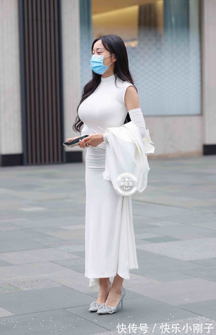 连衣裙 时尚靓丽的连衣裙装扮尽显个性独特,简约也是一种美,简单大方