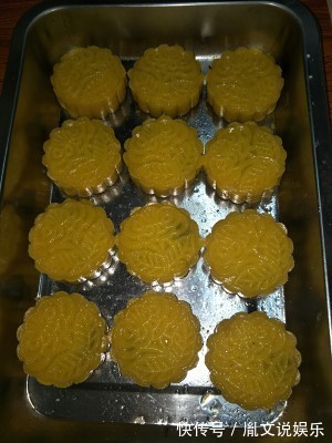 好吃|南瓜最新做法,不煎不炸还不煮,做出来筋道十足,太好吃了