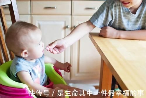 大人|有种辅食叫“大人饭”,吃太早会养出胖墩宝宝,过度喂养不得不防