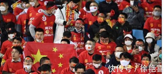 黄宏|1:3国足输球,球迷揪出李霄鹏3大失误:这样的球队能赢球才怪