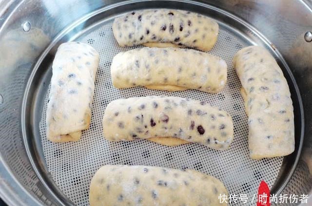 网红店蜜豆卷超火，其实在家也能做，我加入了南瓜泥更好吃