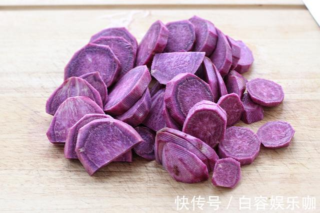 老婆饼|解锁手抓饼新吃法，包入紫薯馅，外皮酥脆内馅香甜，简单零失败！