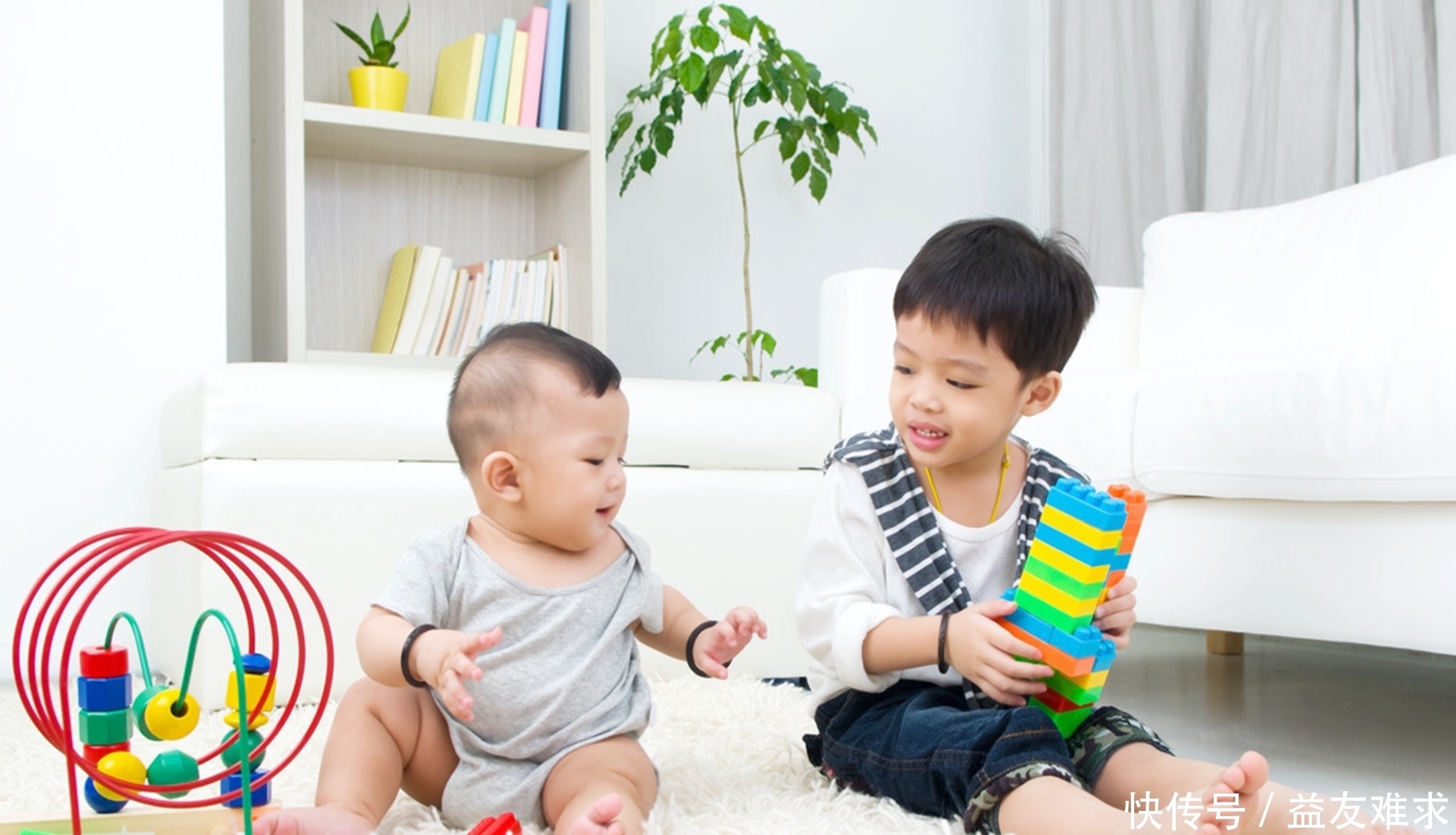 “人之初,心眼多”,科学研究证实,宝宝哭着求抱抱其实有大玄机