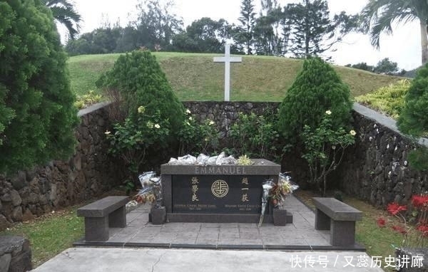 发妻|此女是张学良发妻,苦等张学良50余载,死后墓碑上刻上15字