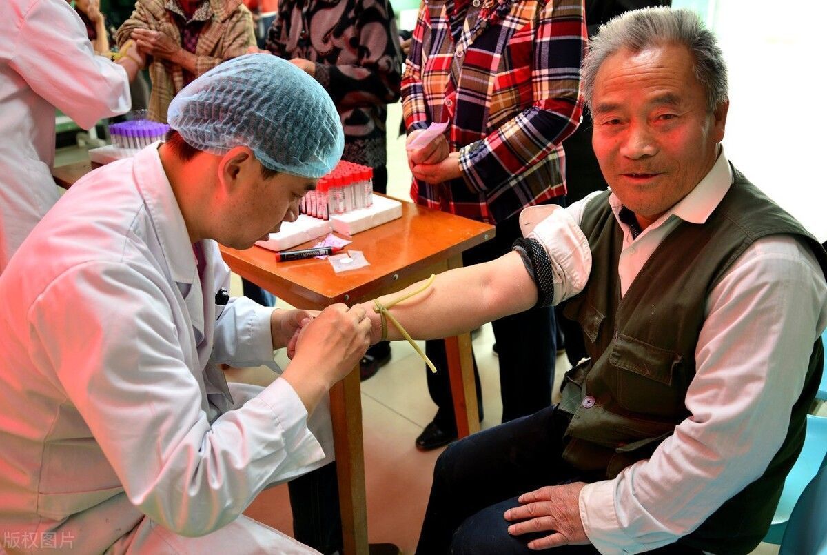 脂质|68岁院士提醒:血脂过高,2种素食尽量忌口,避免血脂升高