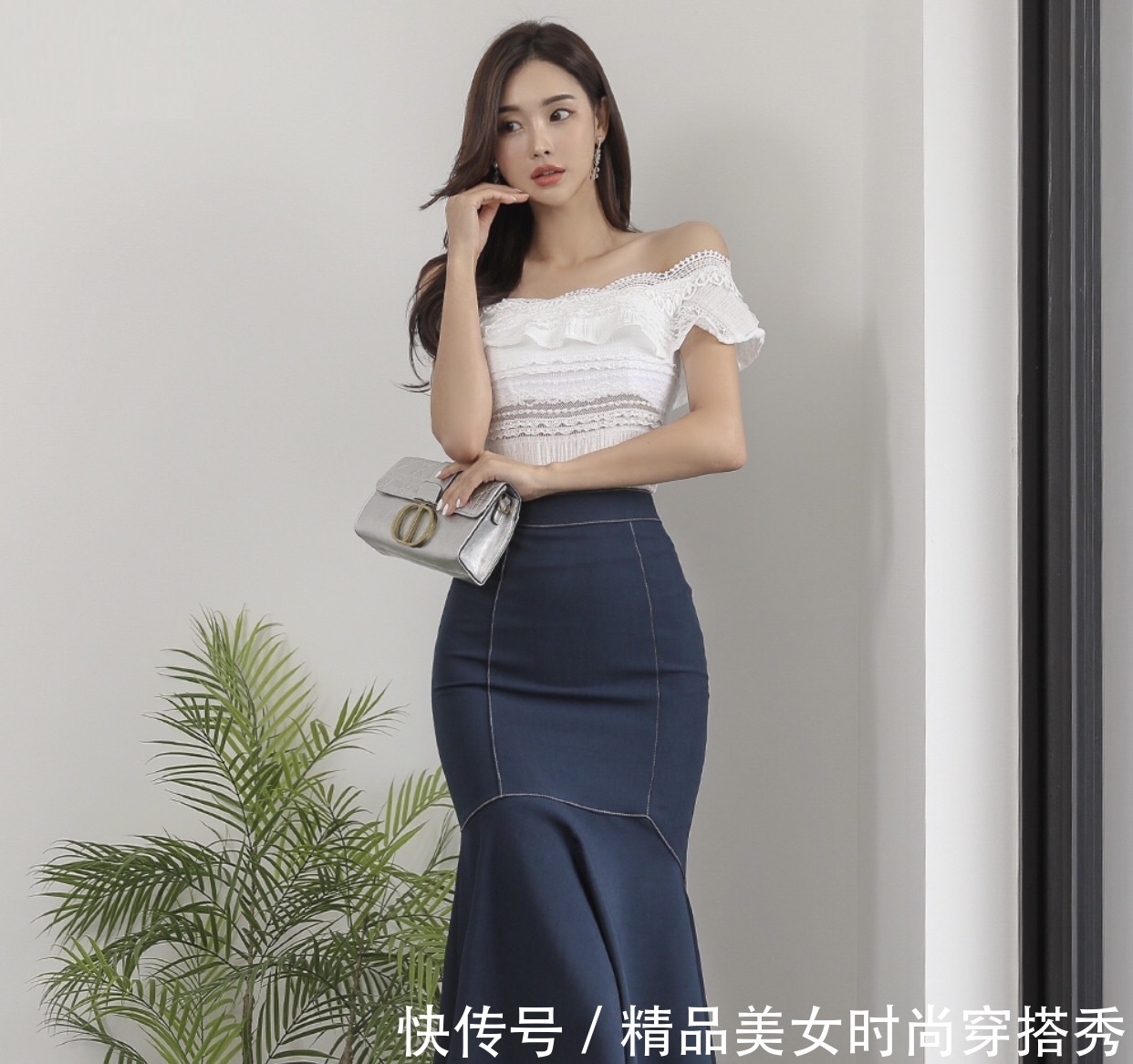 一字肩 时尚穿搭:甜美的一字肩上衣,小巧伊人的款式精致感十足