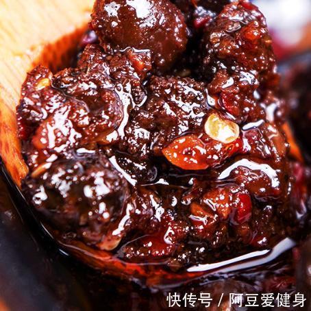 中国“最受欢迎”的5种酱,老干妈排名倒数,却输的心服口服