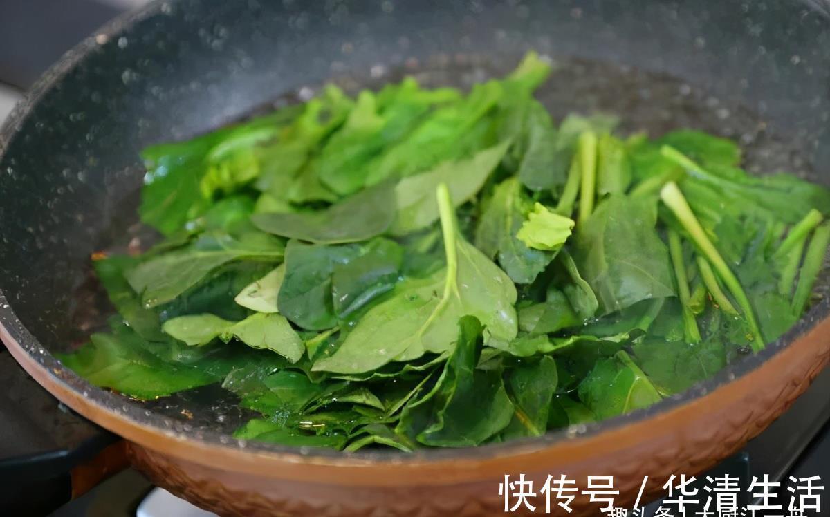 诀窍|怪不得饭店的凉拌菠菜那么好吃?原来做法有诀窍,3分钟就学会