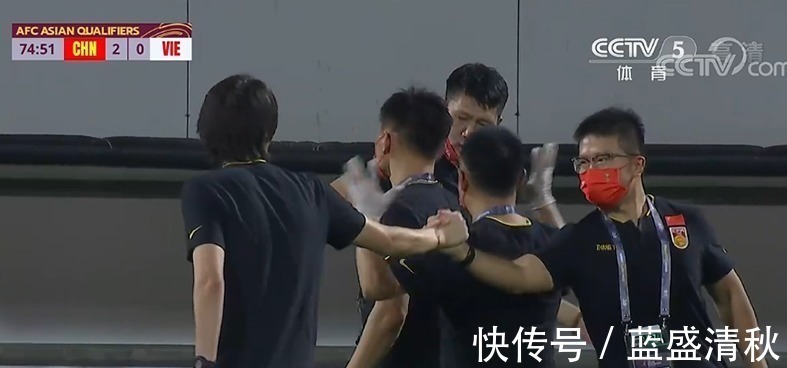 禁区|于大宝拔掉李铁的氧气瓶,武磊又给插上了!国足比越南多个武球王!
