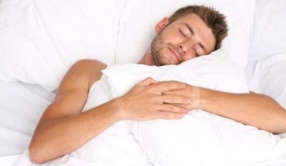 小知识|男性裸睡的6大好处,第二种老婆满意,对健康而言,不妨试试