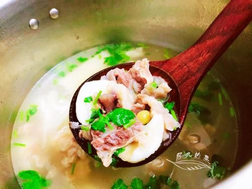 家人|降温了,这样煮一锅给家人吃,汤鲜味美营养高,越吃越香还不上火