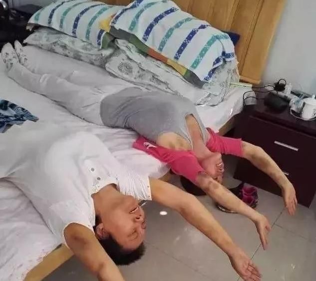 委中|颈部拉筋法,加8穴位按压法,打通全身经络,颈椎病肩周炎都管用