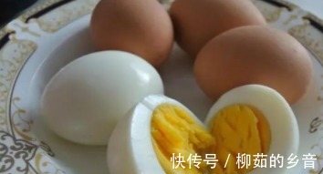 煮鸡蛋冷水、热水下锅都不对，牢记这3点，鸡蛋轻轻一碰就脱壳！
