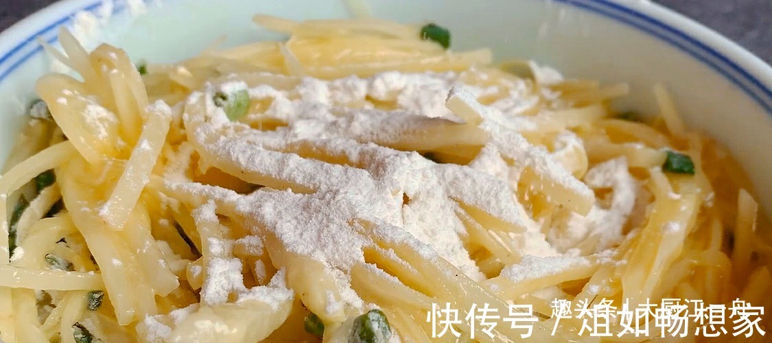 孩子|土豆丝里打2个鸡蛋,真是太香了,一周吃6次都嫌少,孩子抢着吃