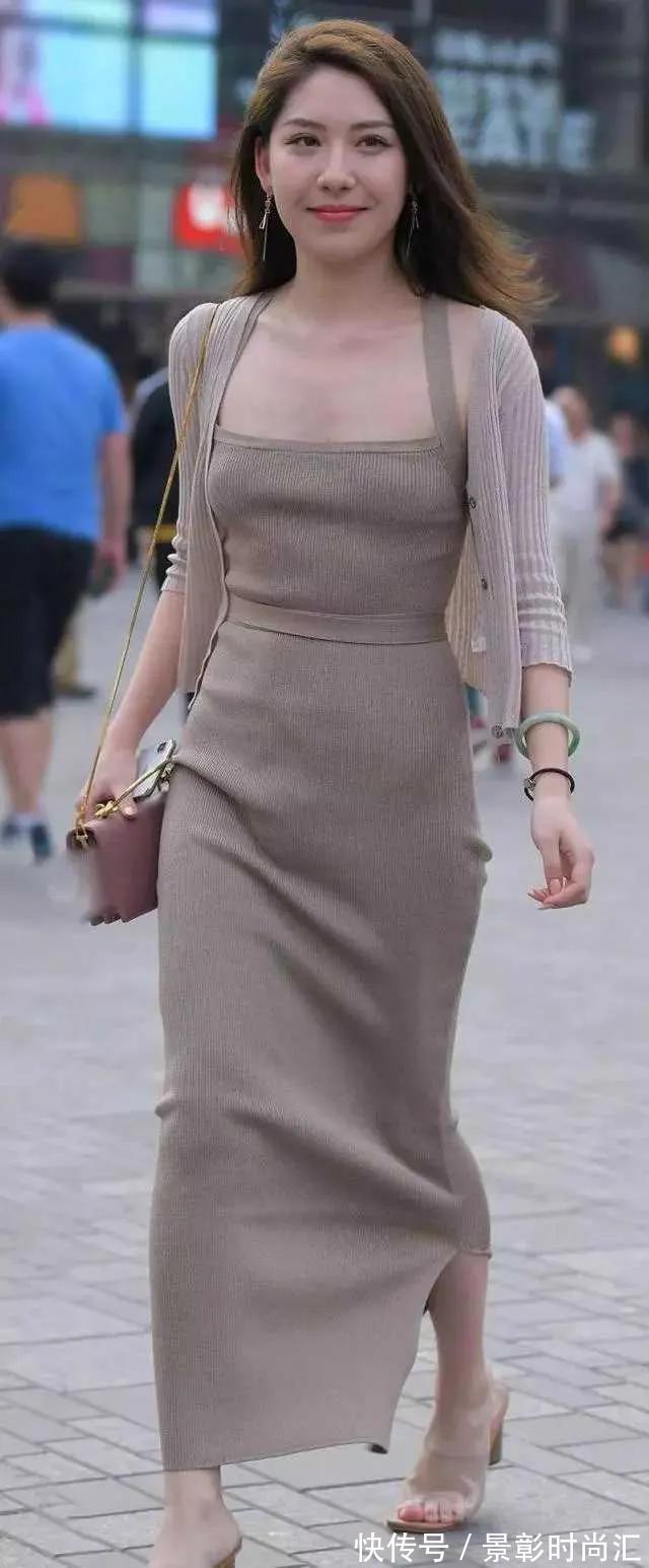 美女 难道今年流行透明高跟凉鞋吗?30位美女穿出了简约而不简单的效果