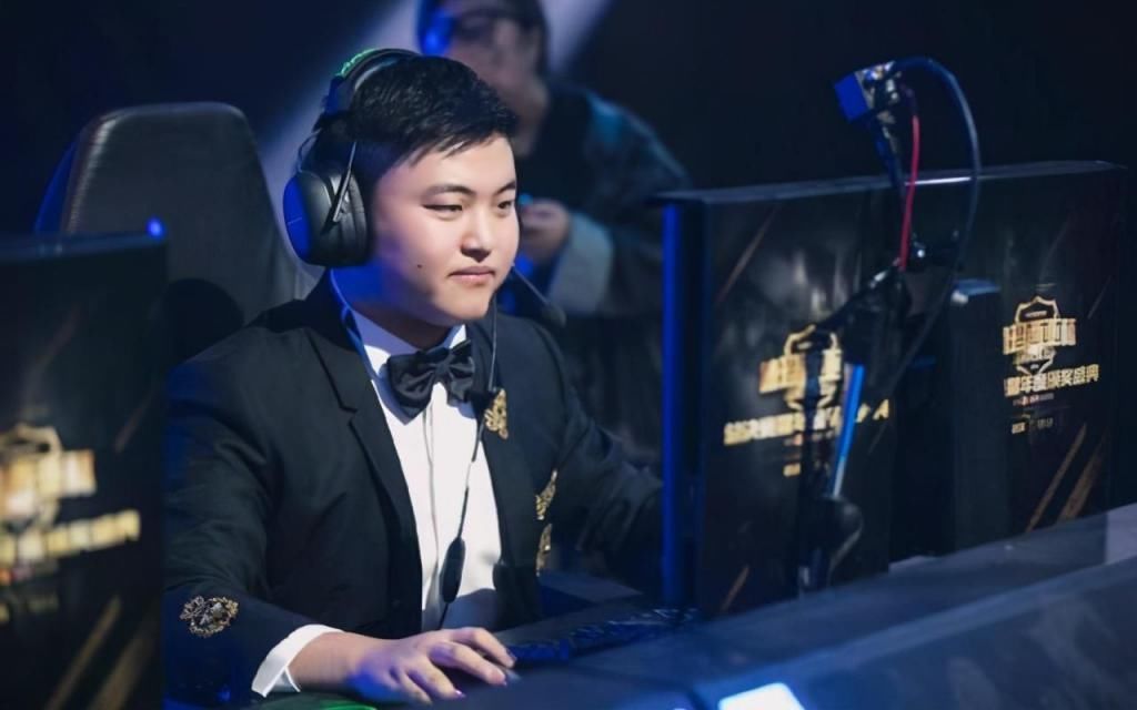S8|外网热议阿水和UZI：S8的阿水不用成为UZI，但今后必须成为UZI
