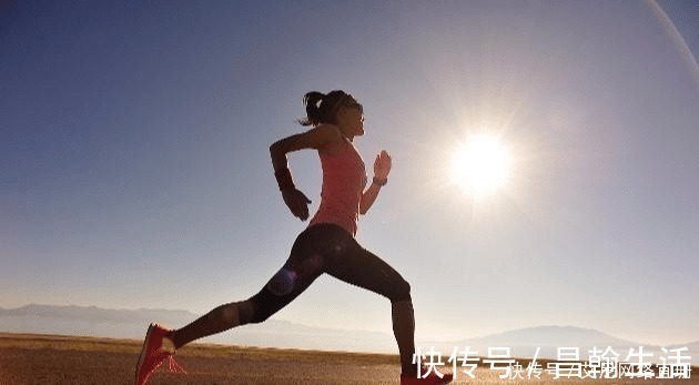 协调性|一个只跑步,一个只跳绳,一直坚持,身体素质的差距有多大?