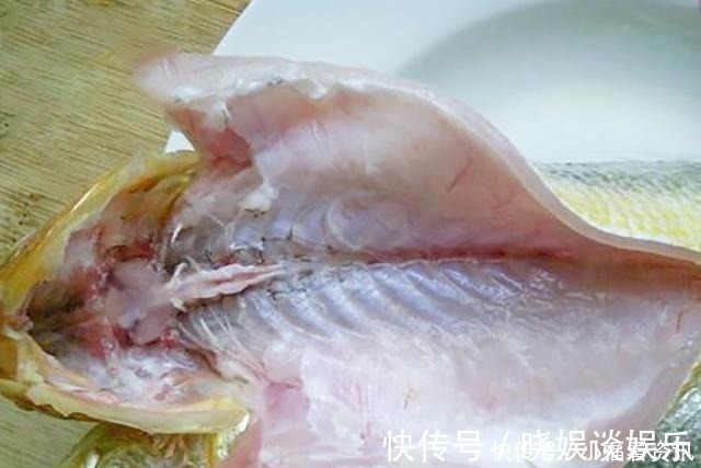 加盐|清蒸鱼到底加不加盐大厨很多人都不懂，难怪腥味重肉还不滑嫩