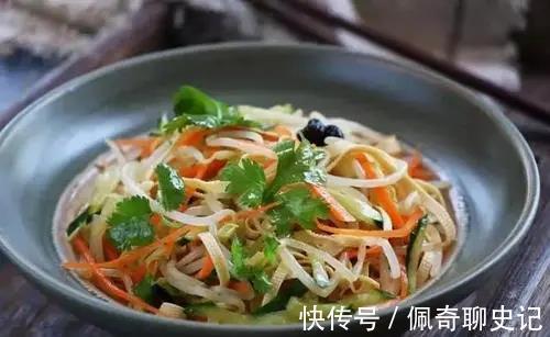 搅拌均匀|夏日必备的6道凉菜，荤素搭配，成本不超8元钱，清凉又解暑