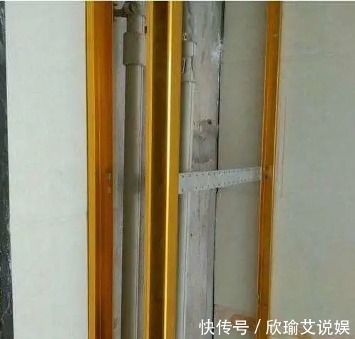 师傅|卫生间横向排水管太显眼?装修师傅给支了一招,做完后真好看!