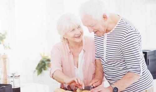 饮食|越老越要吃得健康，60岁后坚持3大饮食规则，长寿不会离你太远