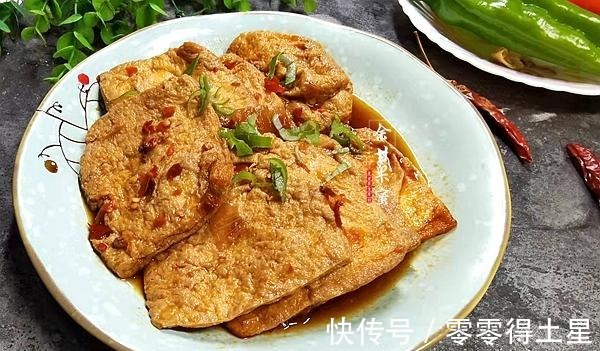 这道菜可香了,食材放锅里一煮一泡,大块吃着过瘾,鲜美爆汁!