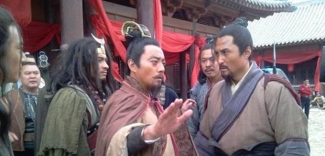 林冲原&林冲重病后,为何宋江让断臂武松照顾他,而不是鲁智深!