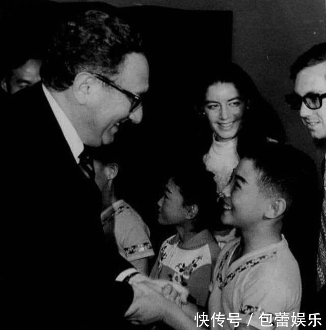 龙行天下|1983年，李连杰写信求助邓爷爷，收到3句批示改变了他的一生