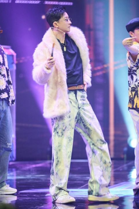 报幕|韩庚战队《这就是街舞4》逆袭榜首 完美复刻八零年代报幕