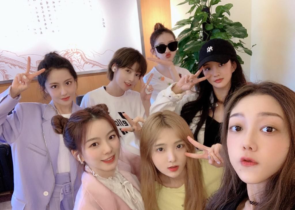  开播|硬糖少女303团综开播，赵粤成最大笑点，内容质量秒杀THE9团综！