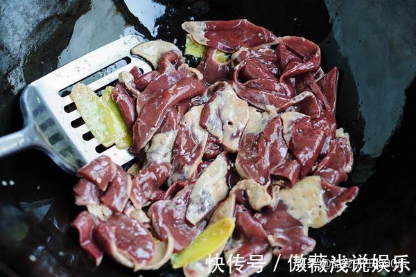 炒猪肝要焯水吗？教你正确方法，猪肝鲜嫩爽滑，不硬不老无腥味